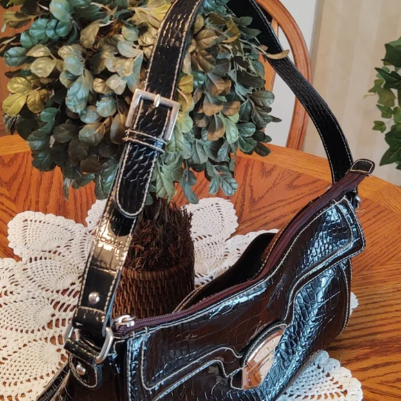 Liz Claiborne Vegan Patent Leather Purse, Wallet, Keychain Set Black - Picture 3 of 16